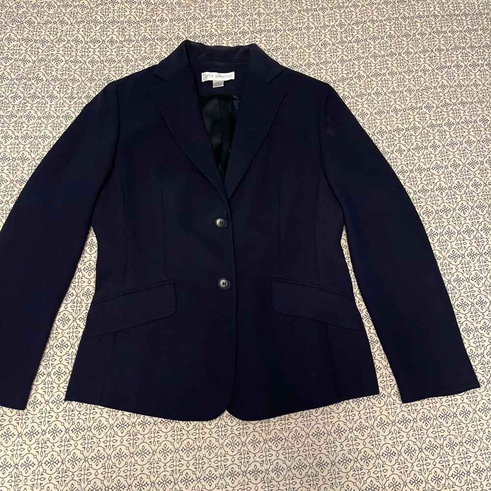Size 8P Navy dress suit - Picture 4 of 5